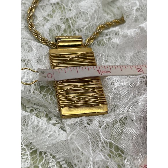 Vintage Gold Tone Rectangle Wire Pendant Spiral Chain Necklace - Picture 6 of 6